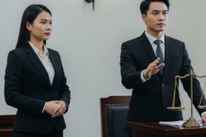 Cạnh tranh nghề nghiệp: Hiểu đúng để hành động đúng trong lĩnh vực pháp luật